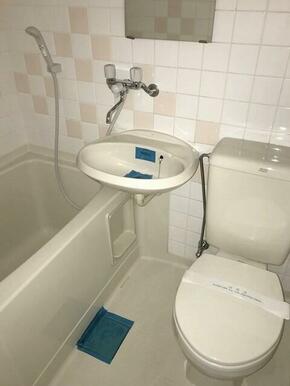 ユニットバス内トイレ