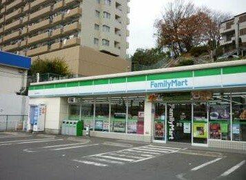 ファミリーマート 鶴ヶ峰本町店