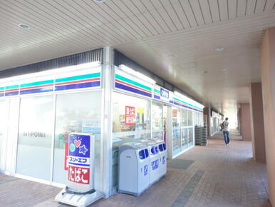 スリーエフ市川駅南口店