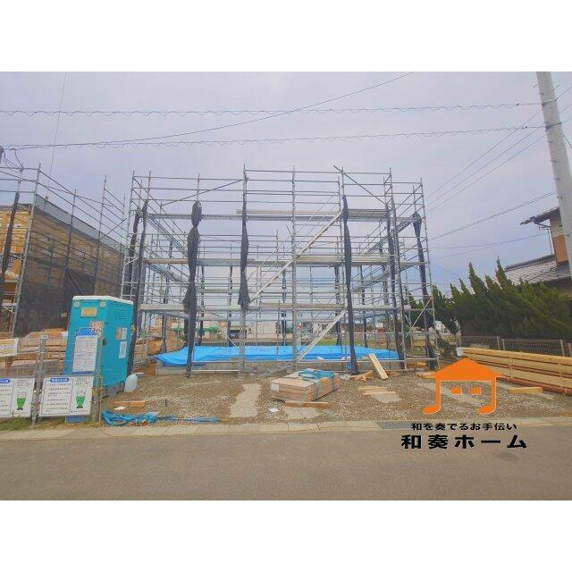外観 駐車場スペースは３台以上のゆったりとした区画です。入居者以外の出入りが少ないので駐車が苦手な方