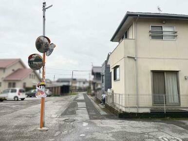 前面道路・現地写真