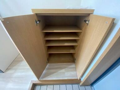 シューズボックス