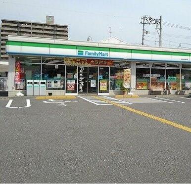 ファミリーマート 高知仲田町店