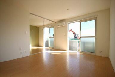 スライディングスクリーンで仕切ることが可能です