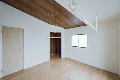 日当たりや風通しなど、写真だけでは分かりにくい点も現地で確認できます。