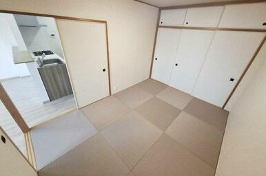 LDKとつながる和室はキッズスペースとしても〇。家事をしながら見守りができる間取りです。