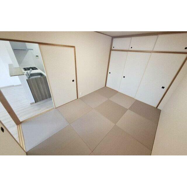 LDKとつながる和室はキッズスペースとしても〇。家事をしながら見守りができる間取りです。