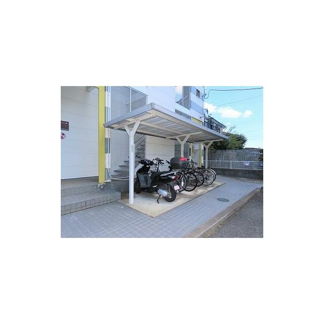 屋根付き駐輪場あり