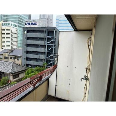 屋外洗濯機置き場