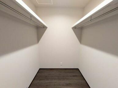 衣類や布団などの収納に大変便利！