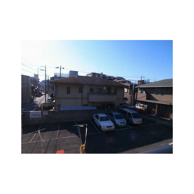 ２０２号室からの眺めです。２０１０．１１撮影