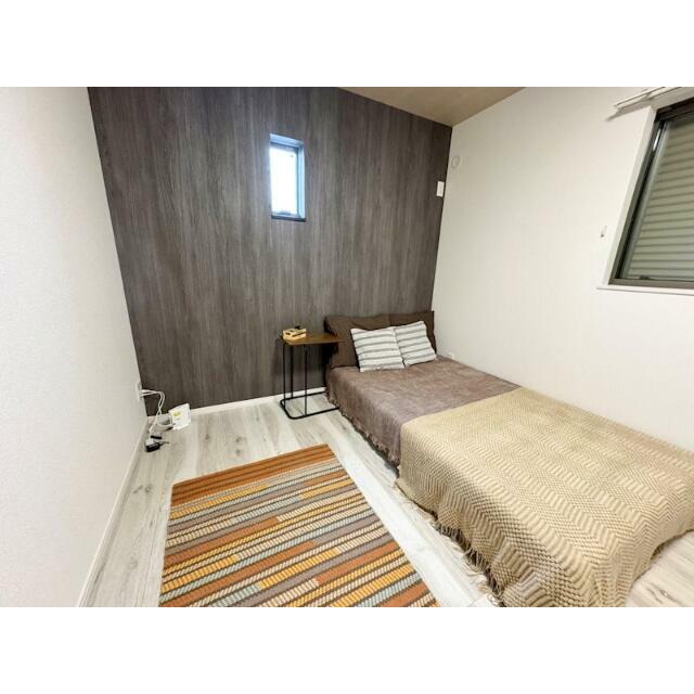 アクセントクロスで落ち着いたお部屋。