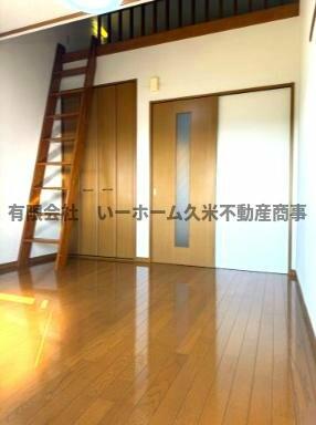 こちらのリビングで趣味の時間をお楽しみください