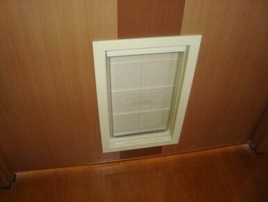 ペットくぐり戸