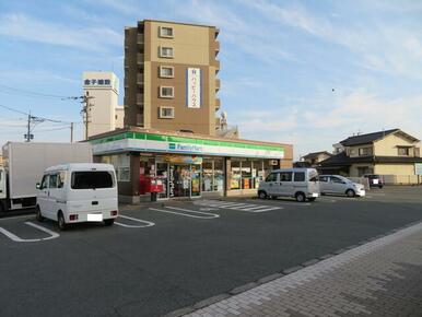 ファミリーマート東櫛原店