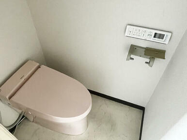 事務所内に専用のトイレが有ります。