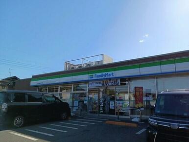 ファミリーマート六高台9丁目店