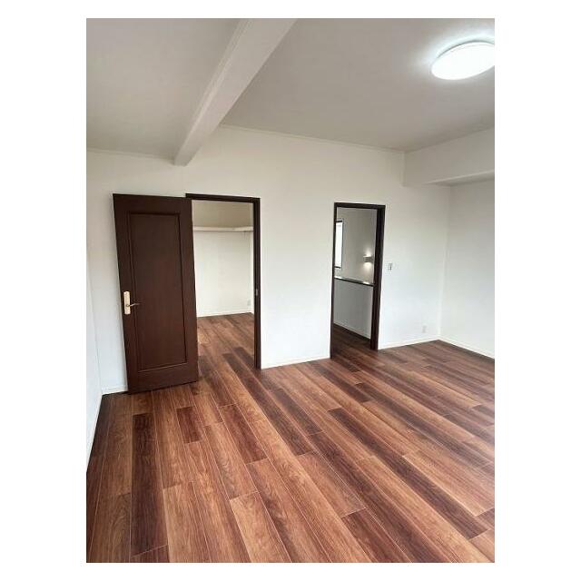 「3F南側洋室」約12.8帖のお部屋です。