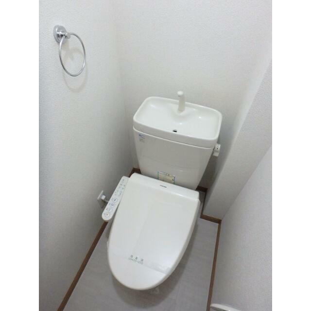 トイレはもちろんウォシュレット付