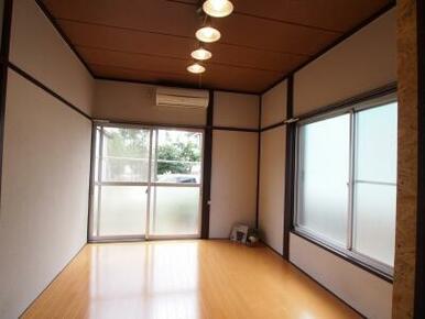 ※写真は別の部屋のものです。