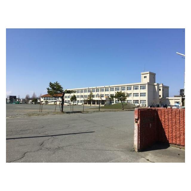 筒井南小学校まで徒歩11分（約860ｍ）