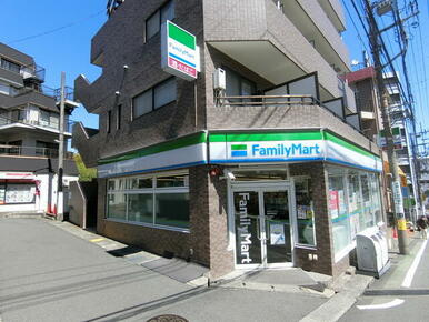 ファミリーマート宮崎台駅前店