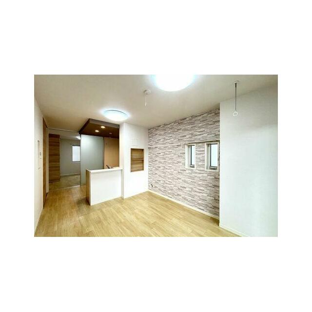 ご家族のコミュニケーション空間のリビング＆ダイニングは、開放的なオープンカウンターキッチンで広さと…