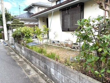 お庭スペースあり！家庭菜園などにご活用いただけます♪