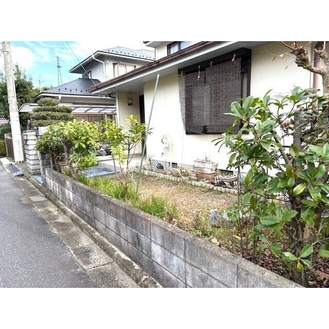 お庭スペースあり！家庭菜園などにご活用いただけます♪