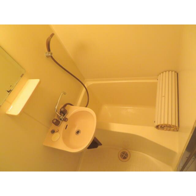 ユニットバスは　トイレと別