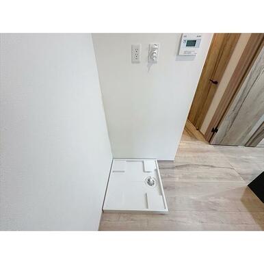 洗濯機も室内置きです