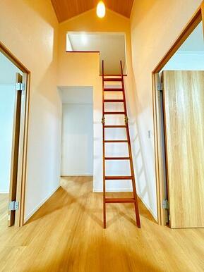 「2階ホール」ロフトがございます。