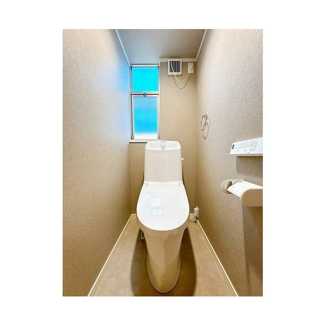 「1階トイレ」新品交換済みです。