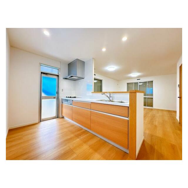 「キッチン」ハウステック製のシステムキッチンに新品交換済みです。