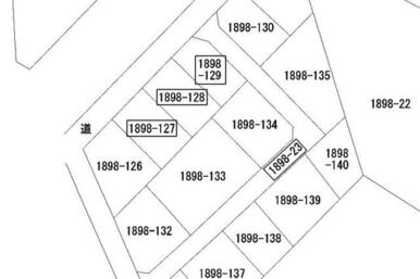 山林３筆、私道部分１筆（地目：山林）