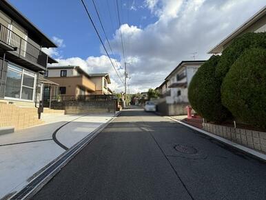 外観と前面道路