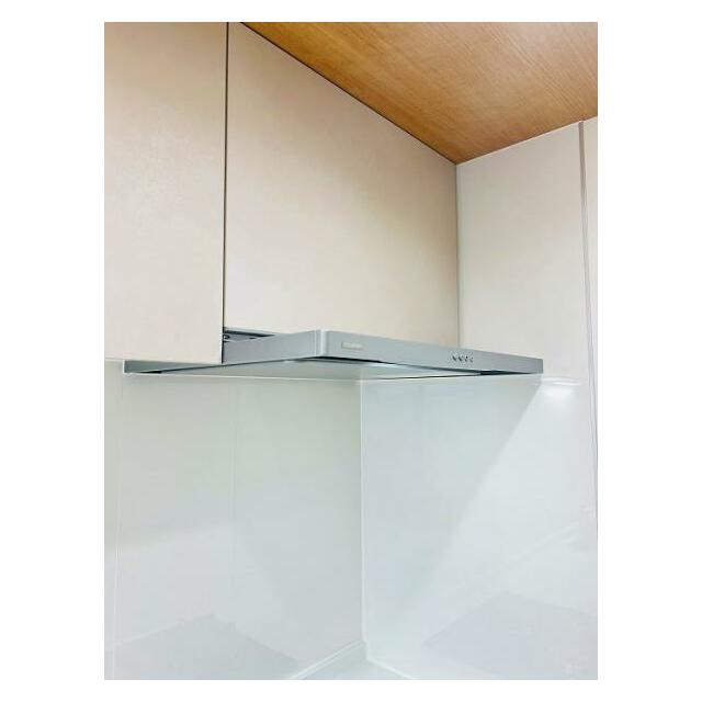 「キッチン」レンジフード新品交換済みです。