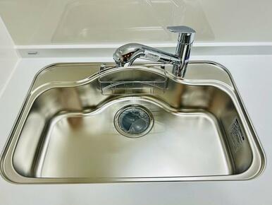 「キッチン」シンク新品交換済みです