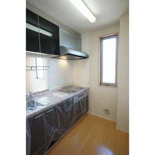 ３口コンロの対面式システムキッチンです。