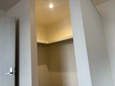 賢く収納しながら季節ごとの装いを楽しみたい（2号棟）