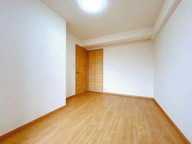 「北西側洋室」約６帖のお部屋です。