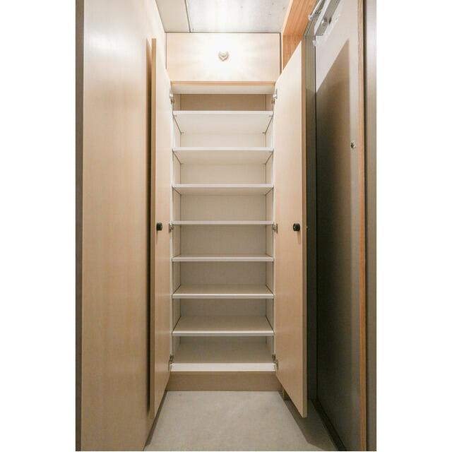 シューズボックス