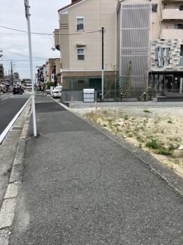 前面道路　歩道