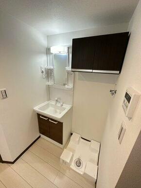 イメージ写真です・洗面所に独立洗面台・トイレ・室内洗濯機置場があります！