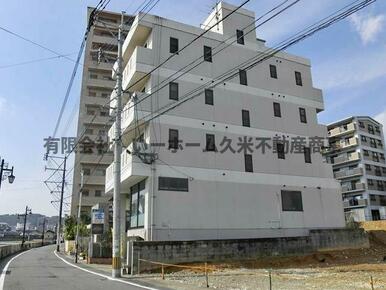 落ち着いた雰囲気の外観です