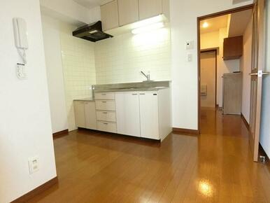 約4.0帖のキッチンです。