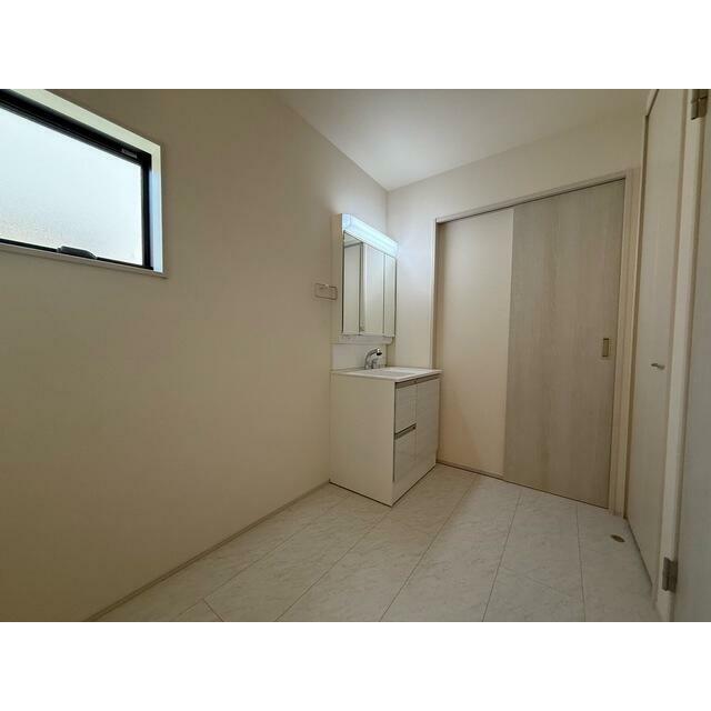 お化粧やヘアセットが楽しくなる洗面スペース（1号棟）