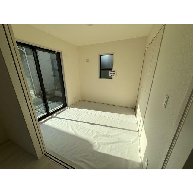 リビングとは別に静かな時間を楽しめる部屋（1号棟）