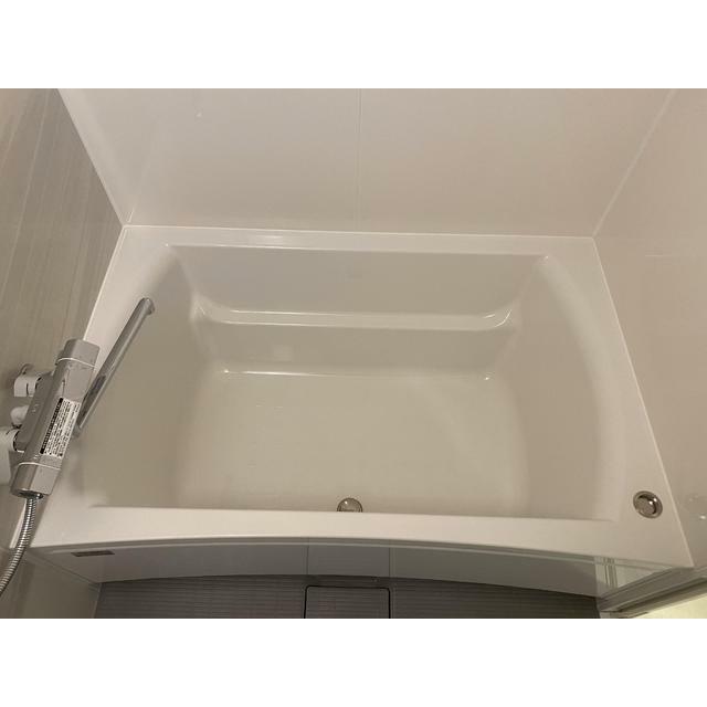 角部屋は1216サイズの広いバスルームです！