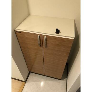 シューズボックス